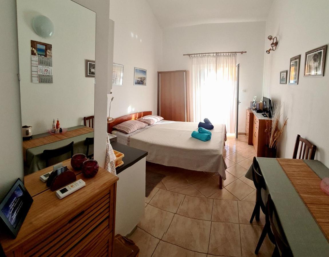 Studio Apartman Стара Башка Экстерьер фото